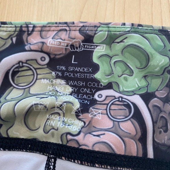 Feed Me Fight Me Leggings - Picture 2 of 4
